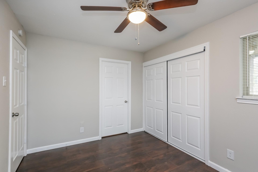 7640 Ryanridge Drive - Photo 6