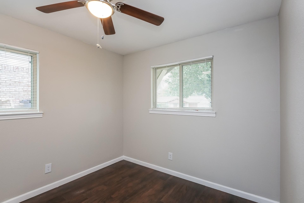 7640 Ryanridge Drive - Photo 7
