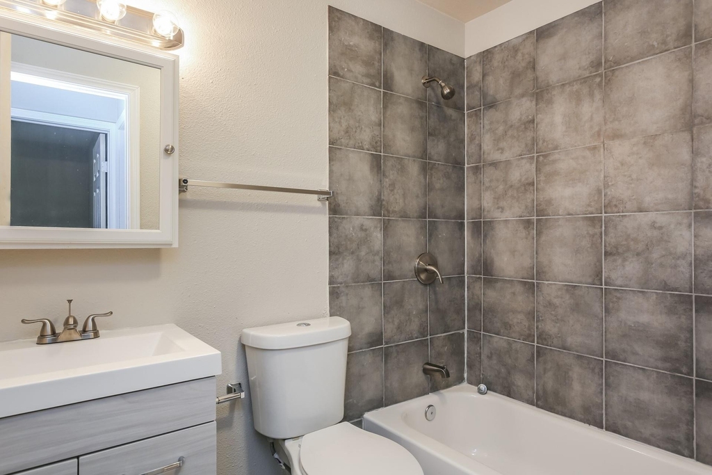 7640 Ryanridge Drive - Photo 11