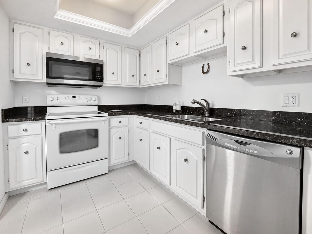 6845 Willow Wood Drive - Photo 9