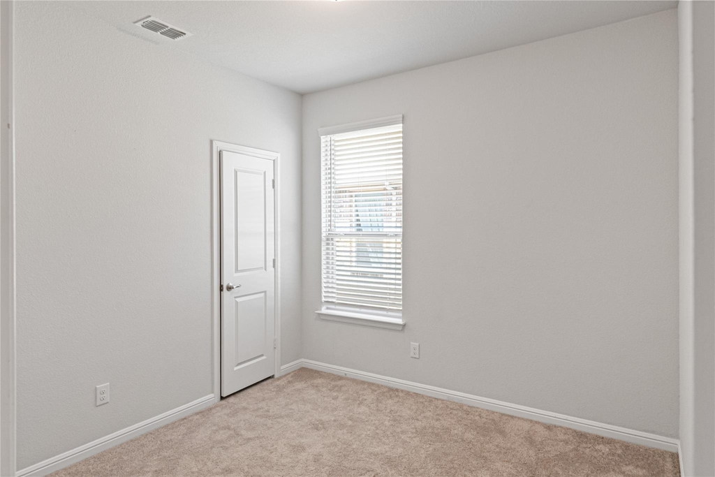 821 Falcon Road - Photo 17