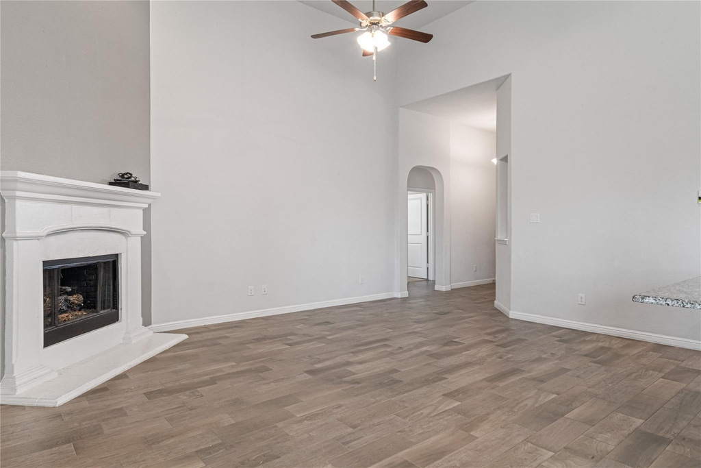 821 Falcon Road - Photo 5