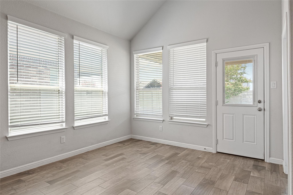 821 Falcon Road - Photo 8