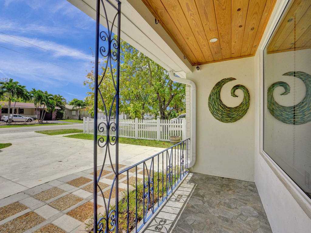 4309 Johnson Street - Photo 4