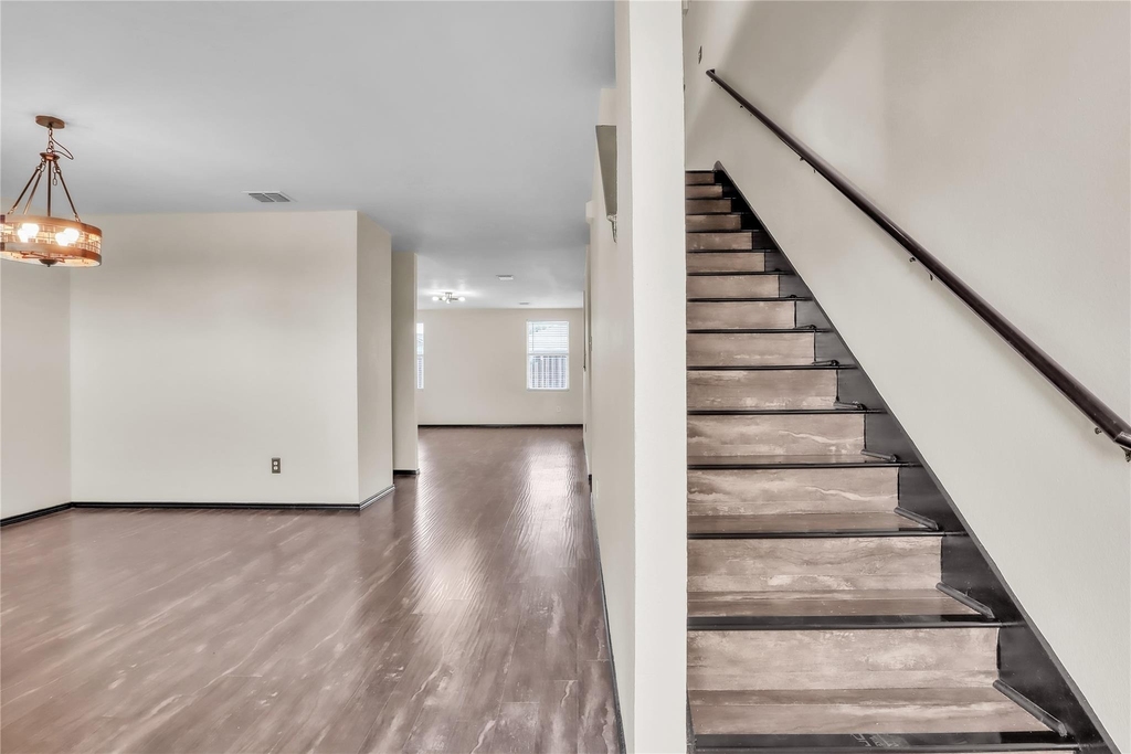 3825 Irish Setter Drive - Photo 3