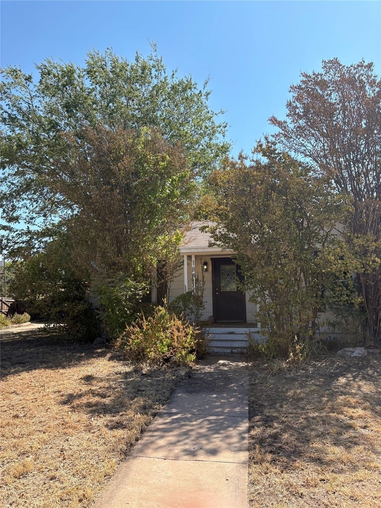 1841 Belmont Boulevard - Photo 0