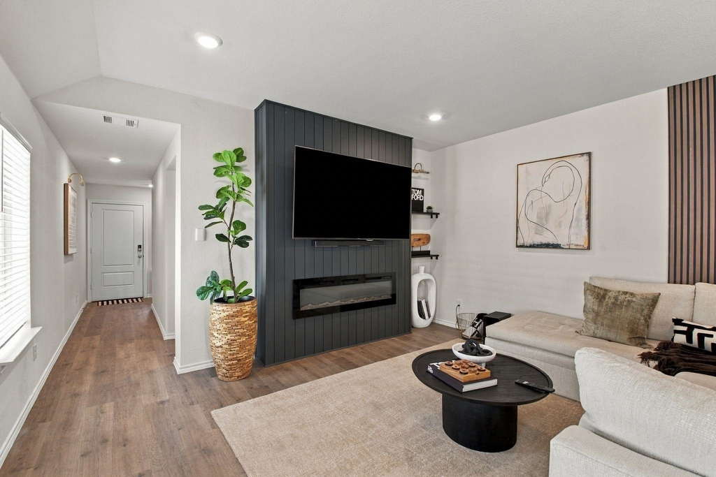1602 Callaway Drive - Photo 5