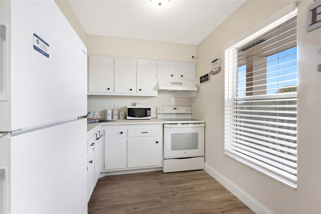 6091 Nw 61st Avenue - Photo 1