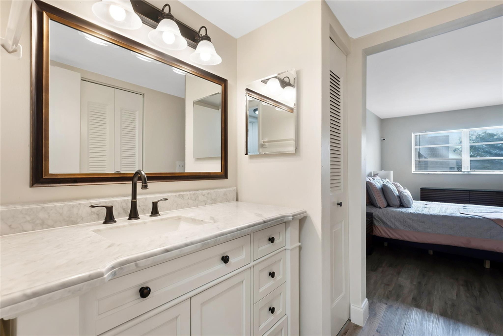 6091 Nw 61st Avenue - Photo 6