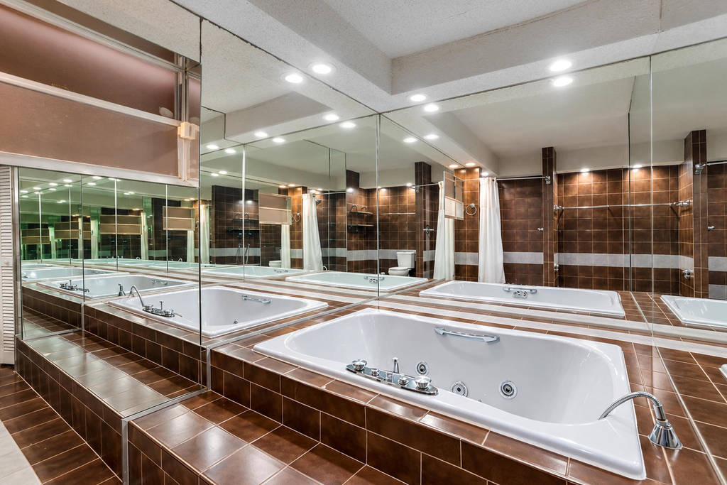 242 W 19th Street - Photo 7