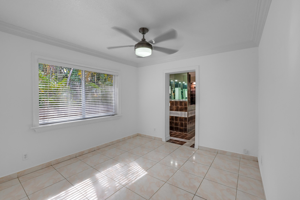 242 W 19th Street - Photo 5