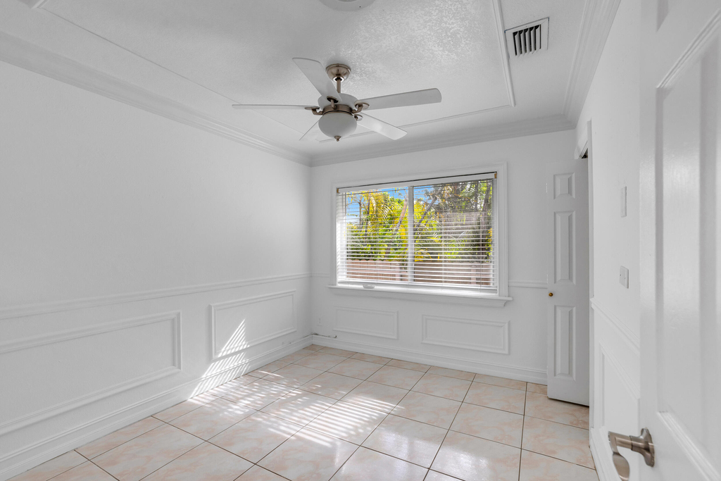 242 W 19th Street - Photo 11