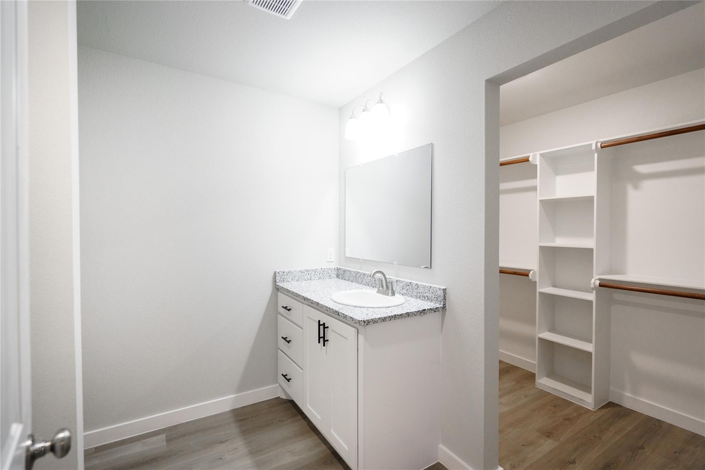 2727 Roman Lane - Photo 10