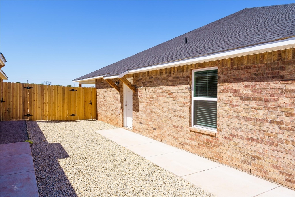 2727 Roman Lane - Photo 3