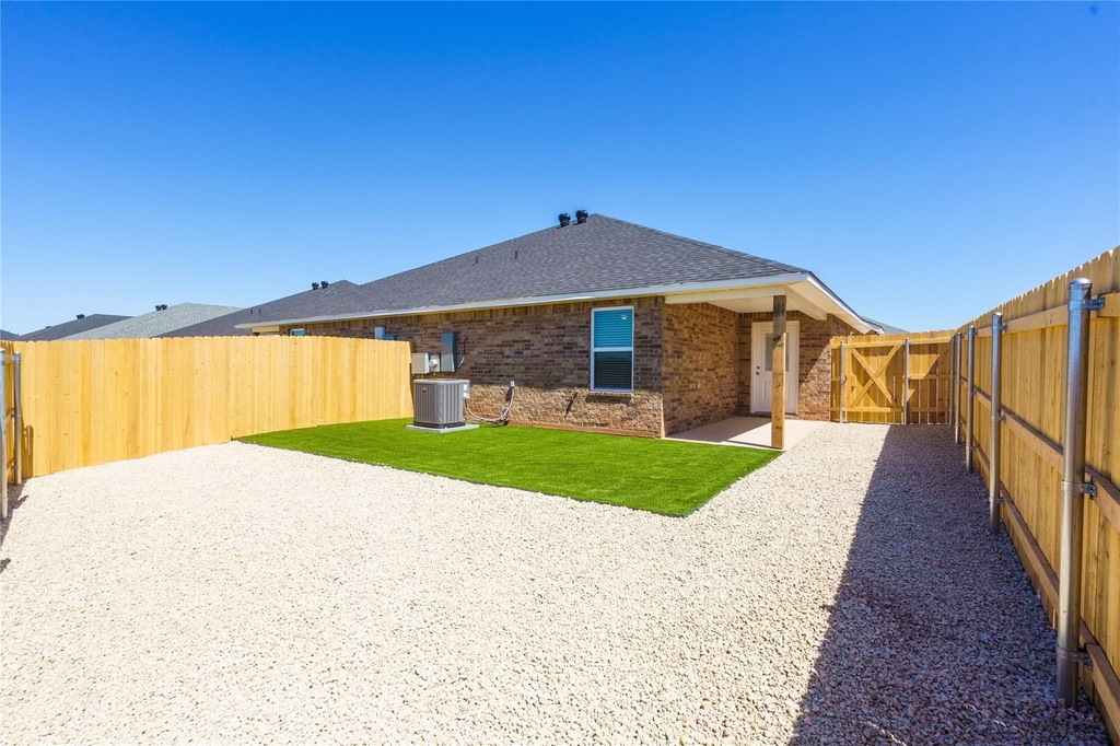 2727 Roman Lane - Photo 16