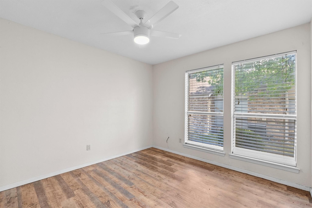 1908 Treehouse Lane - Photo 11