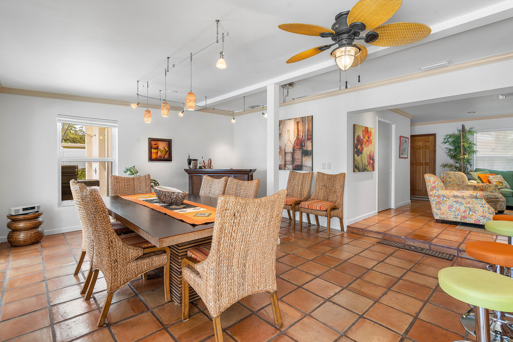 2330 Ne 48th Street Ne - Photo 8