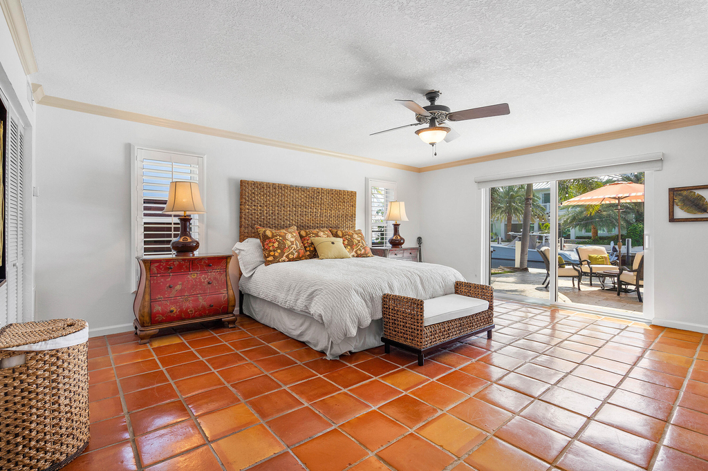 2330 Ne 48th Street Ne - Photo 13