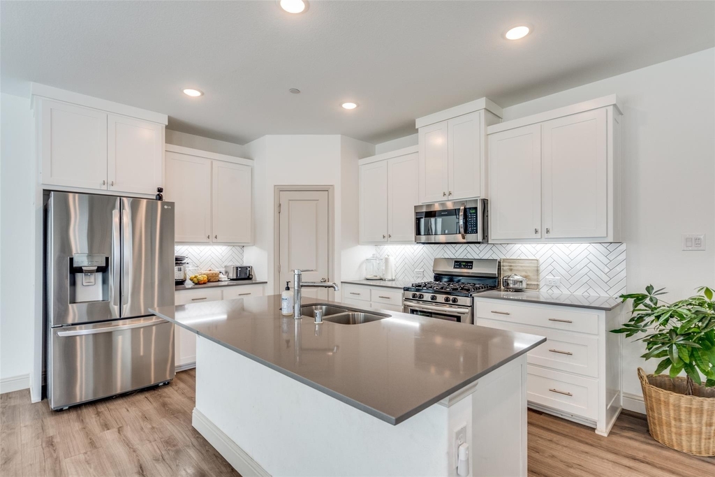 8833 Phoebe Road - Photo 4
