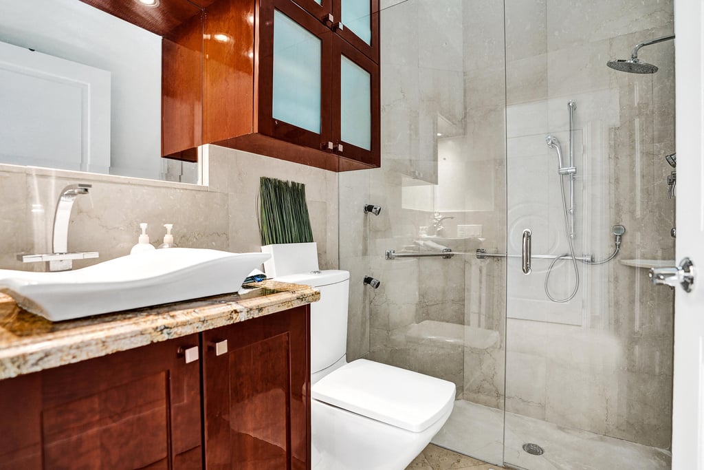1212 Hillsboro Mile - Photo 10