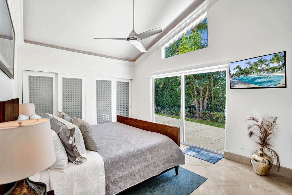 1212 Hillsboro Mile - Photo 13