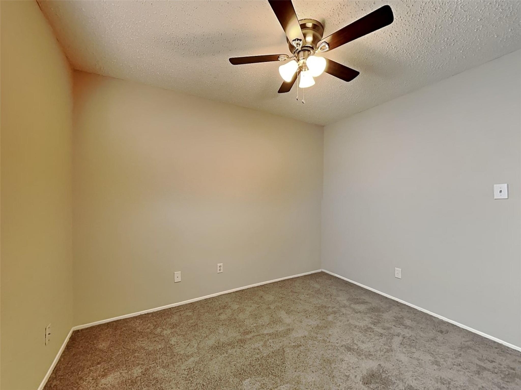 4015 Hartford Drive - Photo 11
