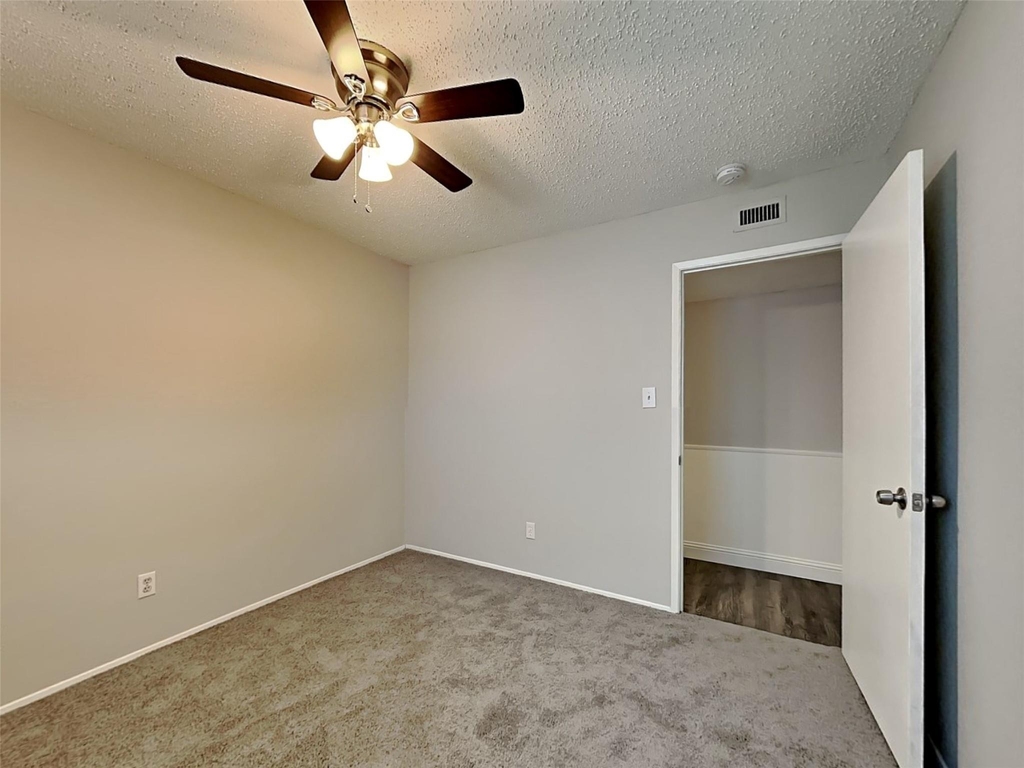 4015 Hartford Drive - Photo 8
