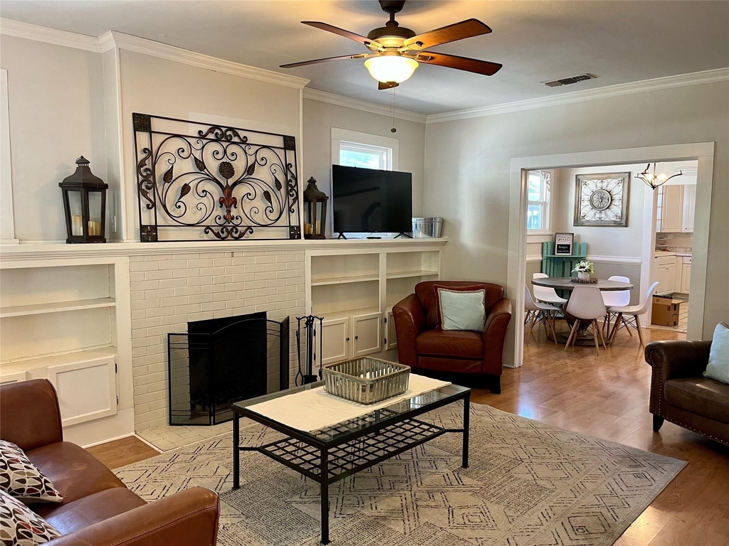 2545 Rogers Avenue - Photo 3