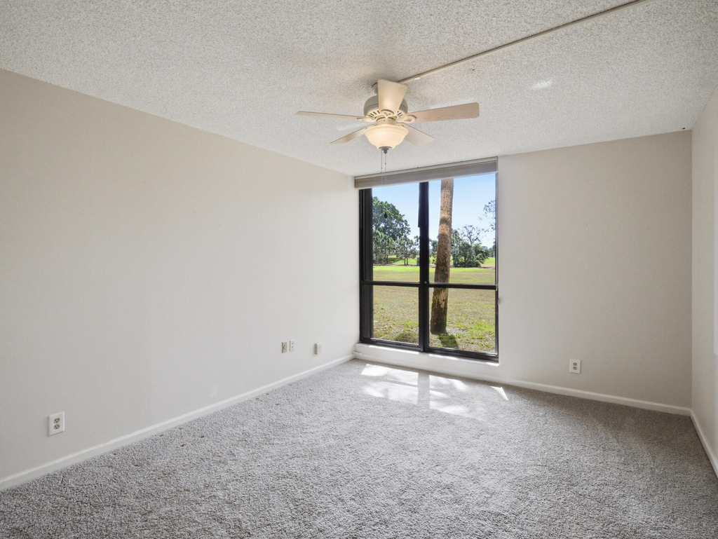 5390 Woodland Lakes Drive - Photo 11