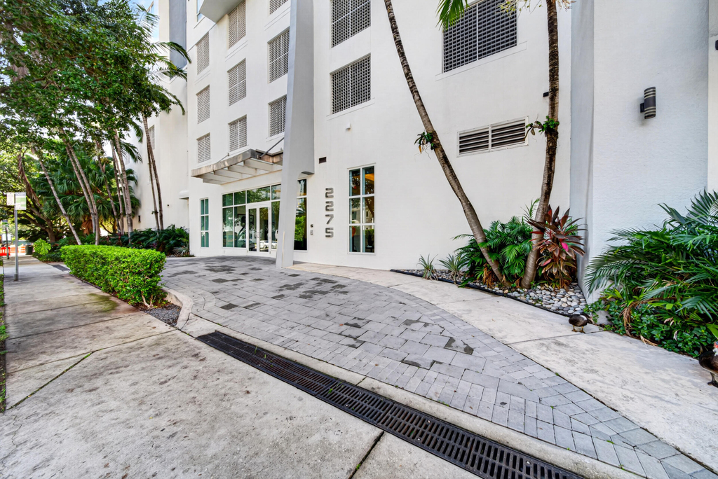 2275 Biscayne Boulevard - Photo 31