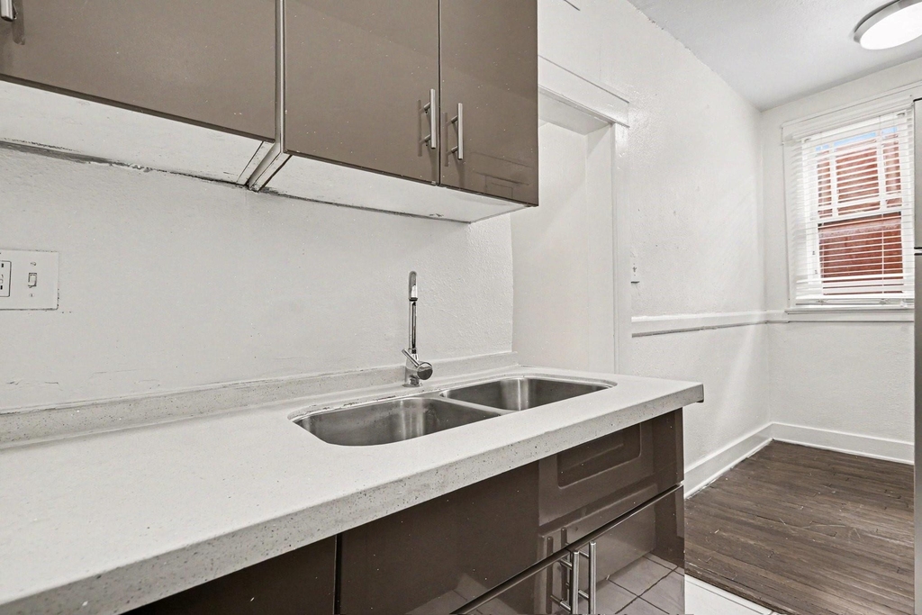 917 N Haskell Avenue - Photo 10