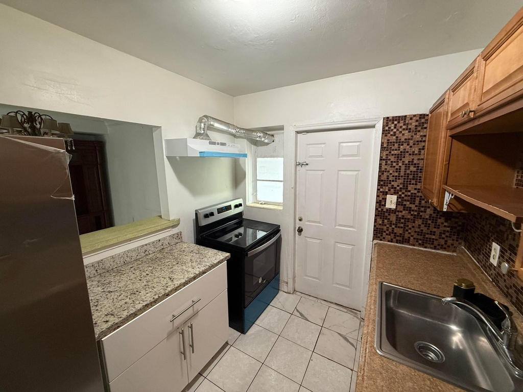 1125 Nw 144th Street - Photo 6