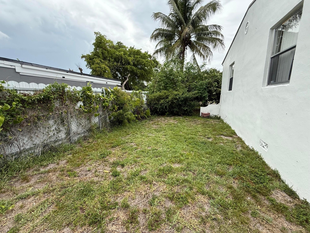 1125 Nw 144th Street - Photo 13