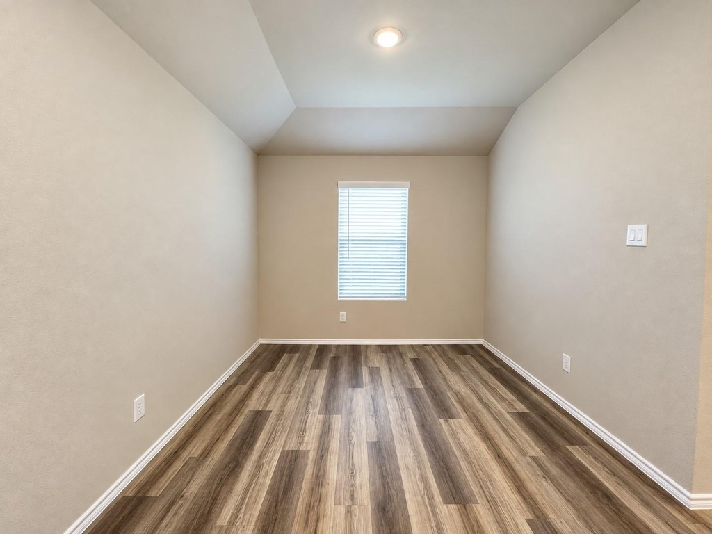 2721 Flowers Drive - Photo 4