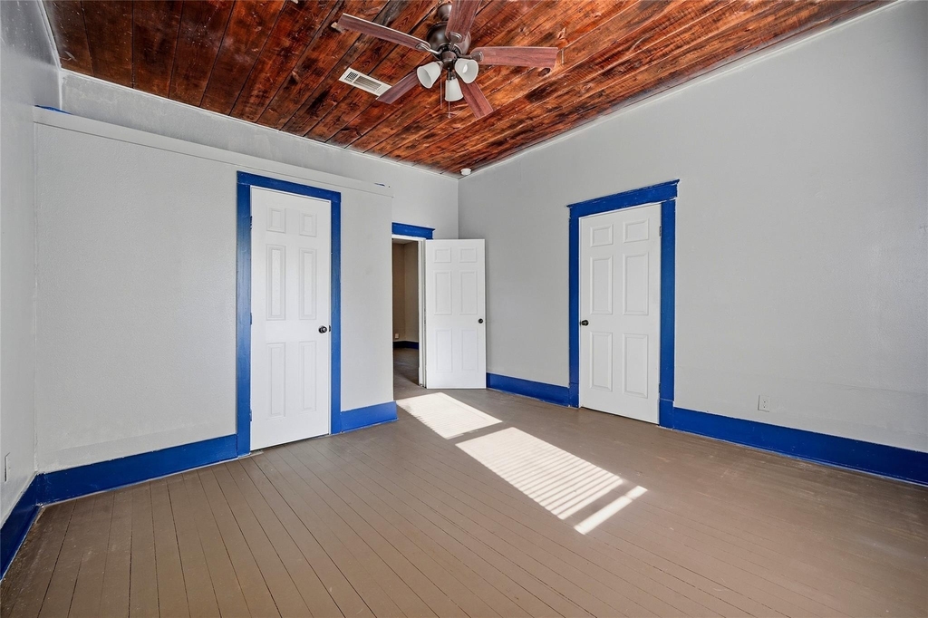 605 E Woodard Street - Photo 8