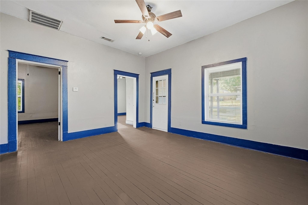 605 E Woodard Street - Photo 6