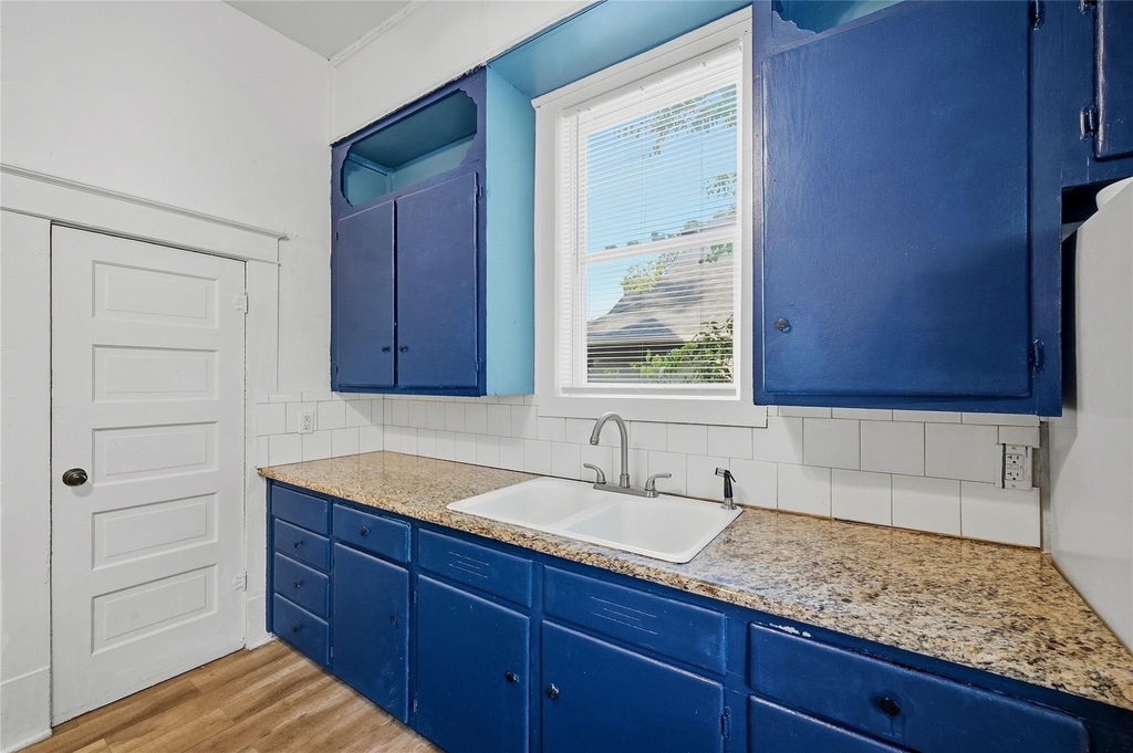 605 E Woodard Street - Photo 14