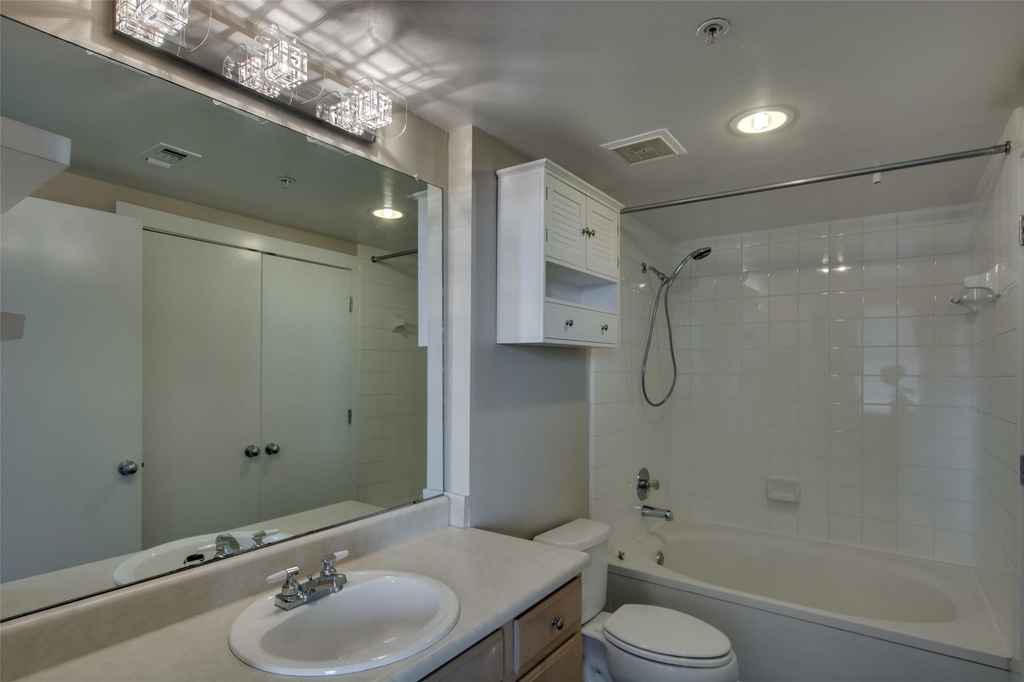 2502 Live Oak Street - Photo 9