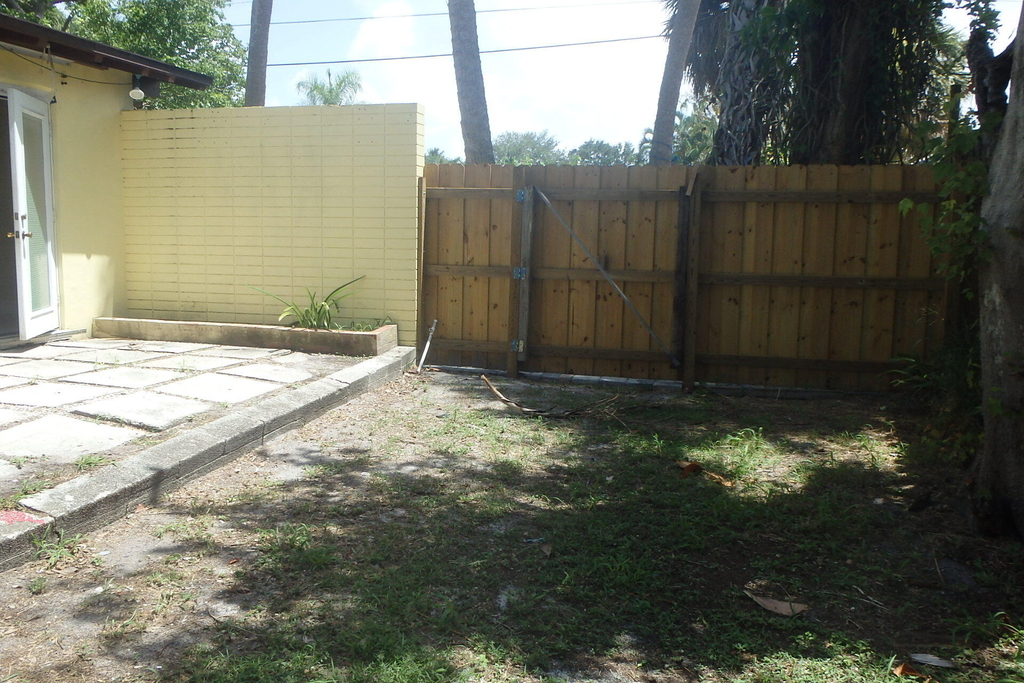 1651 Se 8th Street - Photo 14
