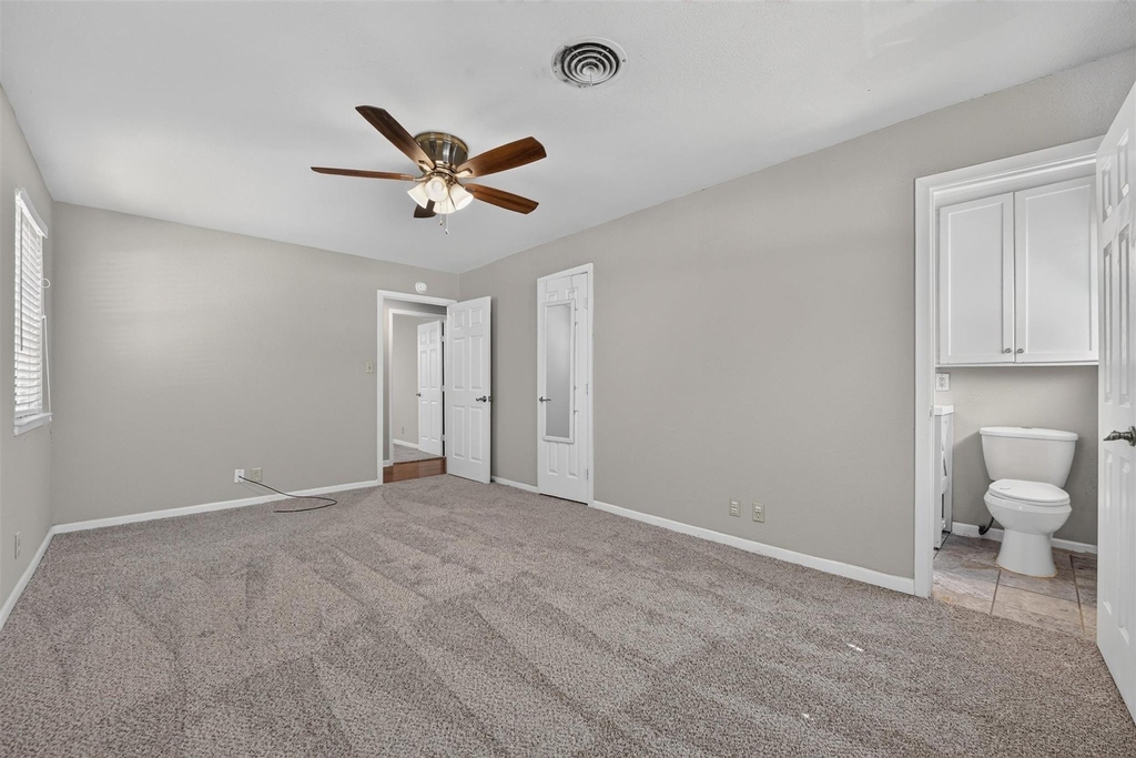 5900 Whitman Avenue - Photo 17