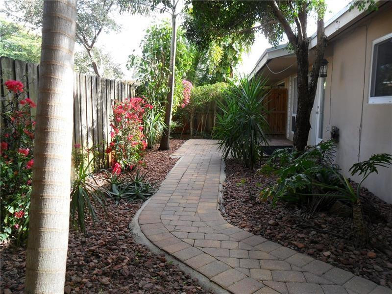 1009 Ne 23rd Drive - Photo 13