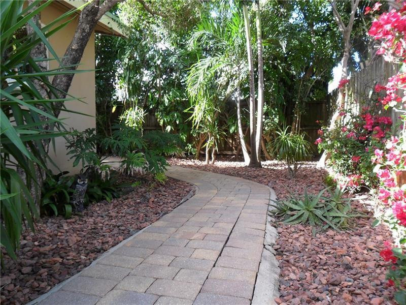 1009 Ne 23rd Drive - Photo 8