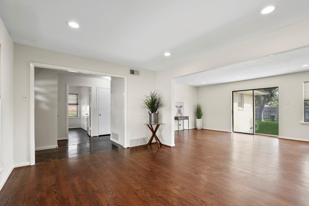 2422 Mockingbird Lane - Photo 5