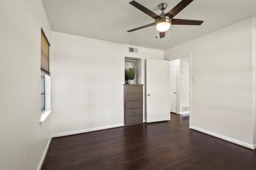2422 Mockingbird Lane - Photo 17