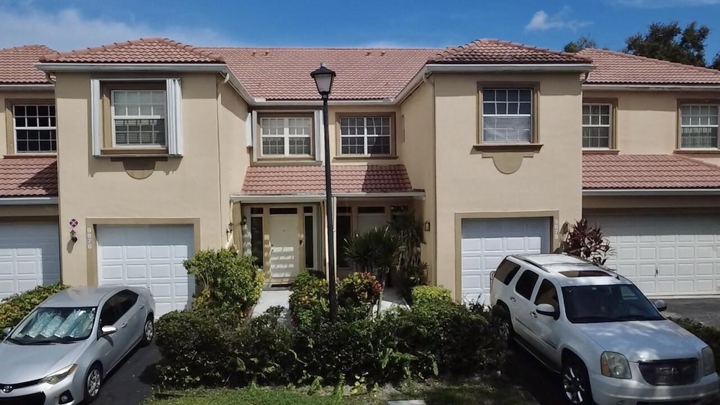 9678 Royal Palm Boulevard - Photo 0