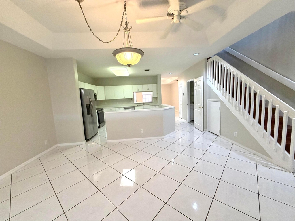 9678 Royal Palm Boulevard - Photo 1