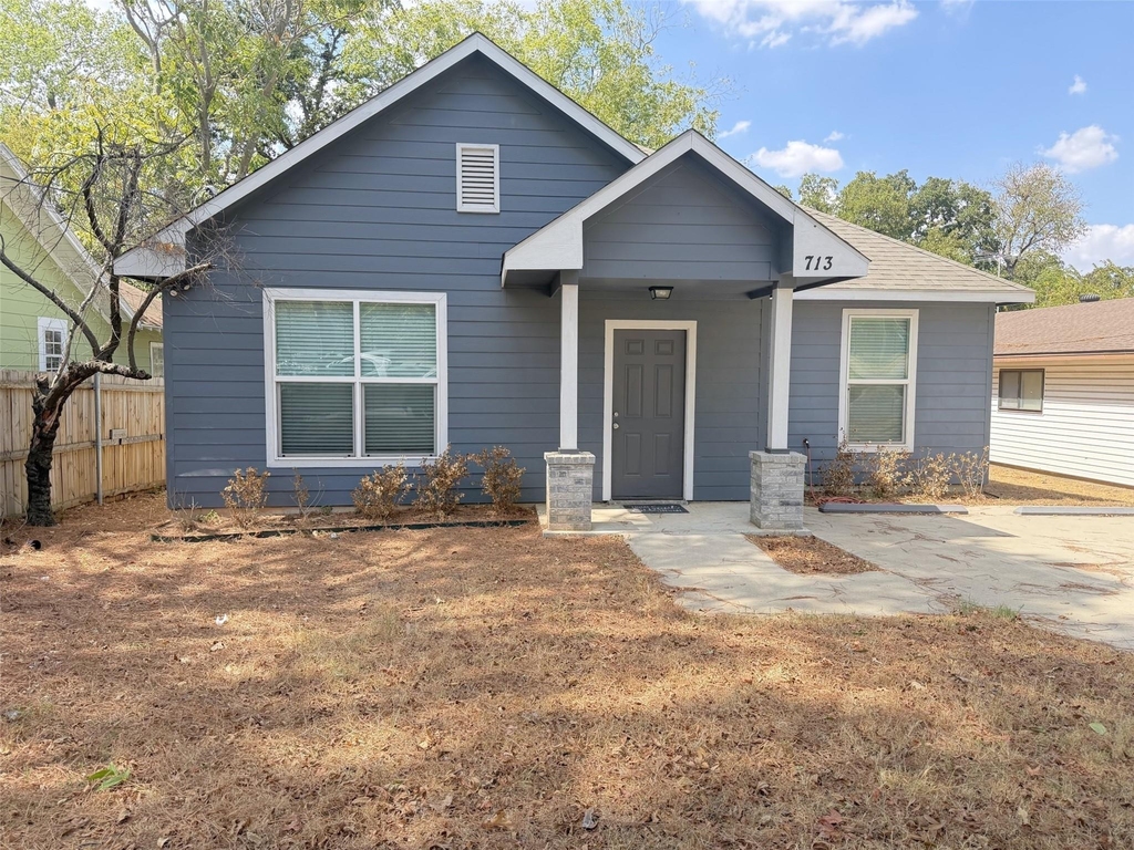 713 N Wood Street - Photo 1