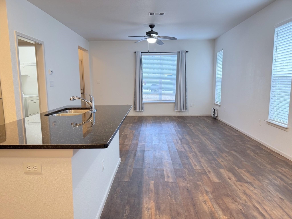 713 N Wood Street - Photo 6
