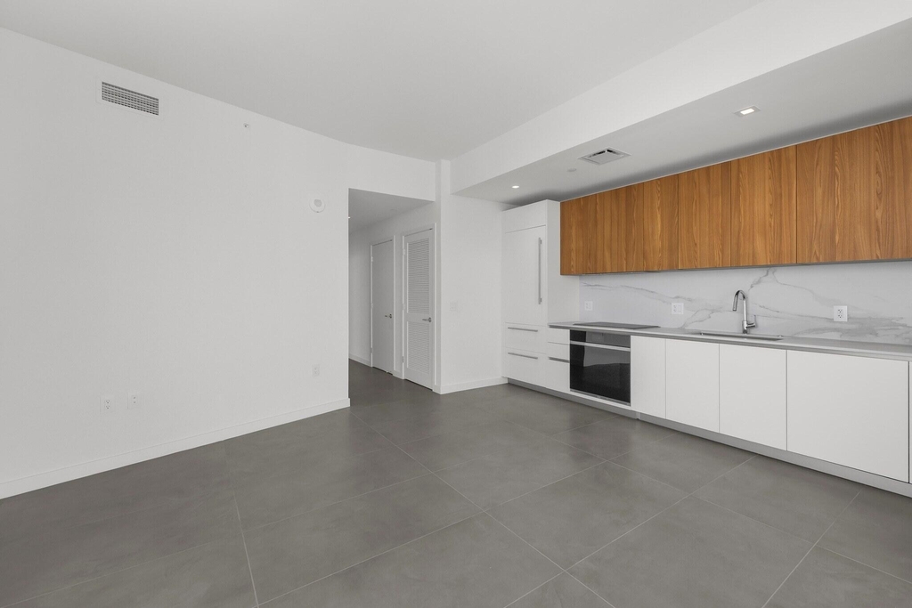 1400 Biscayne Boulevard - Photo 10