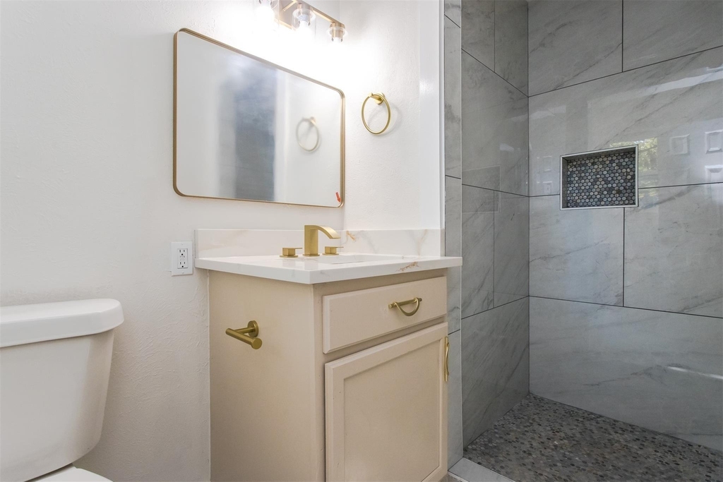 1219 Cloverdale Drive - Photo 8